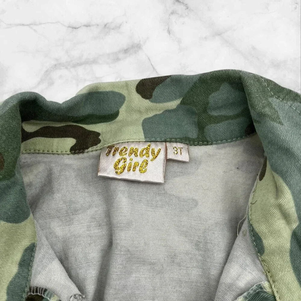 Trendy Girl  Camo Print Cropped Jacket For Girls Size 3T Long Sleeve With Button